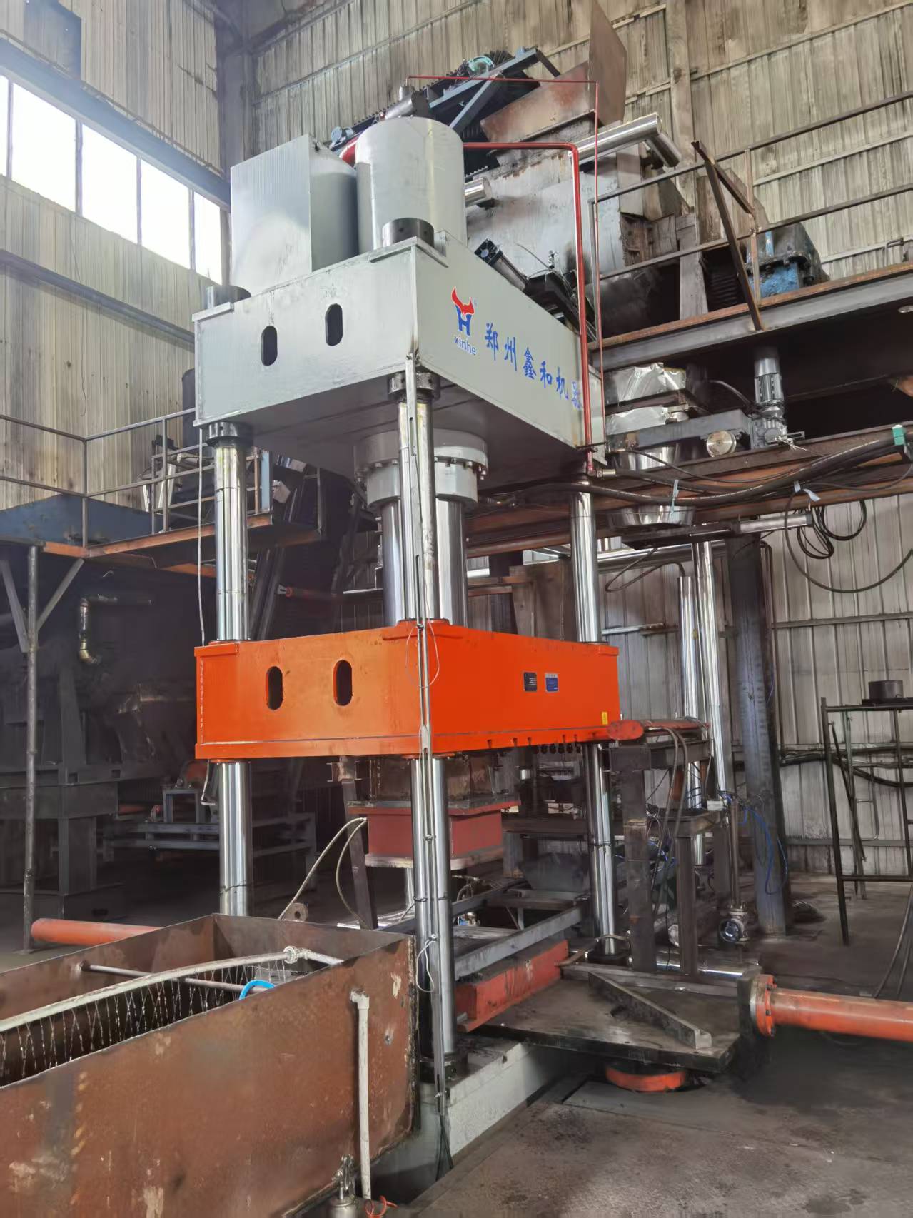 坩埚盖成型液压机